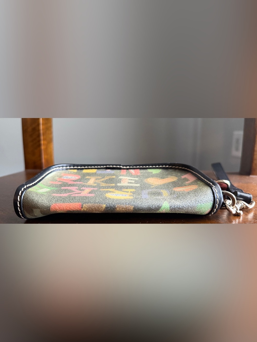 Y2K Dooney & Bourke “It Bag” Era Graffiti Doodle Wristlet - Picture 9 of 11